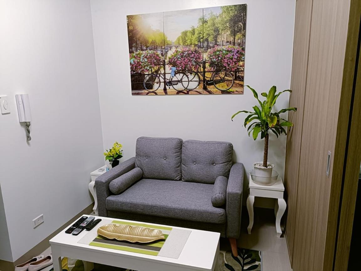 Home Away From Home 마닐라 외부 사진
